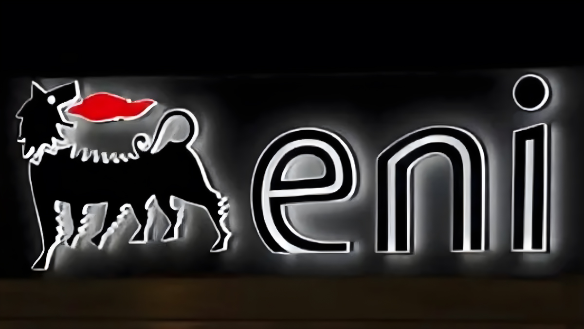 Enilive logo displayed on a building facade, representing Eni’s renewable fuels and biofuels division.